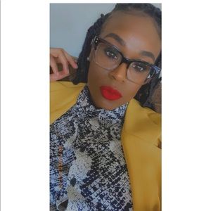 Meet your Posher, Brandy